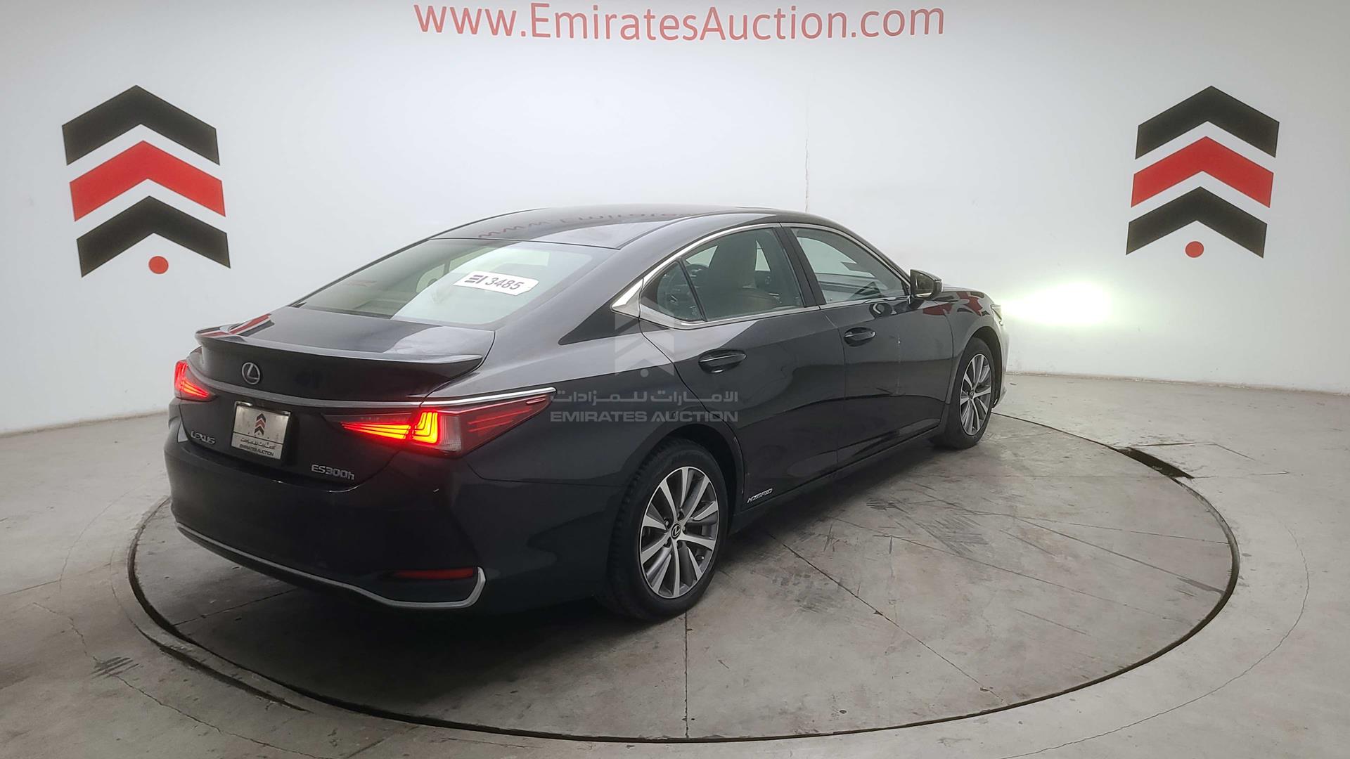 2019 LEXUS ES 300H VIN: JTHB21B17K2047840