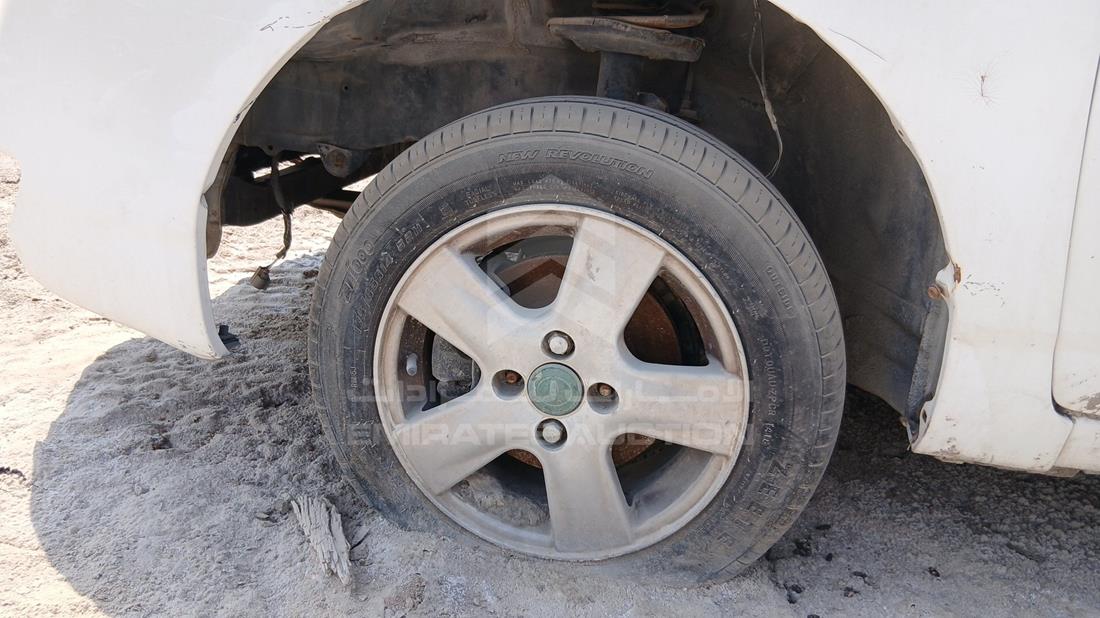 2005 Toyota Corolla - Scrap without document — Front Left Tyre — Photo 21