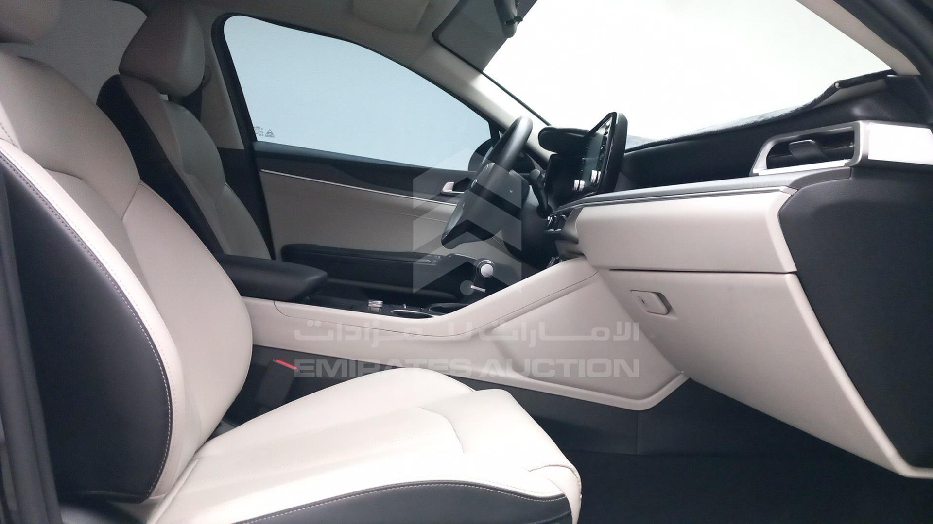 2021 KIA K5 VIN: KNAG2417XM5090808