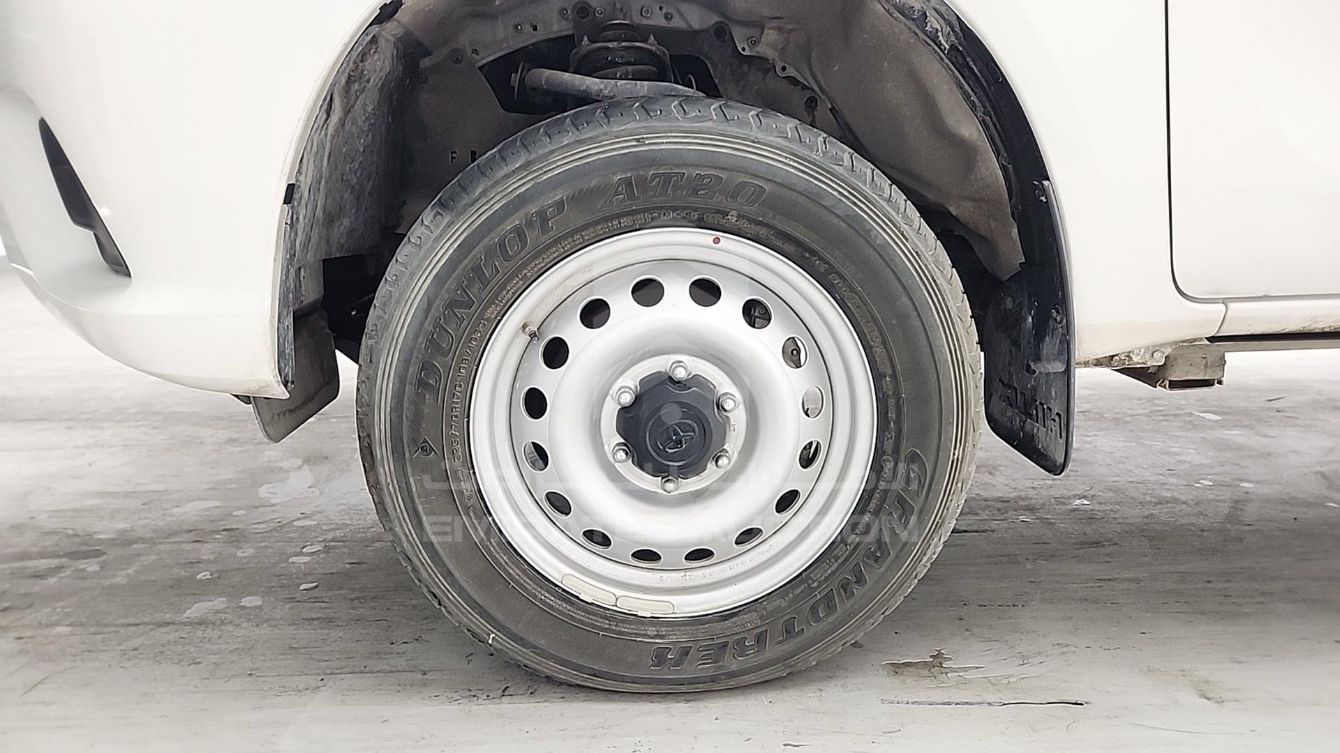 2023 TOYOTA HILUX VIN: MR0DB9CD9P5161721