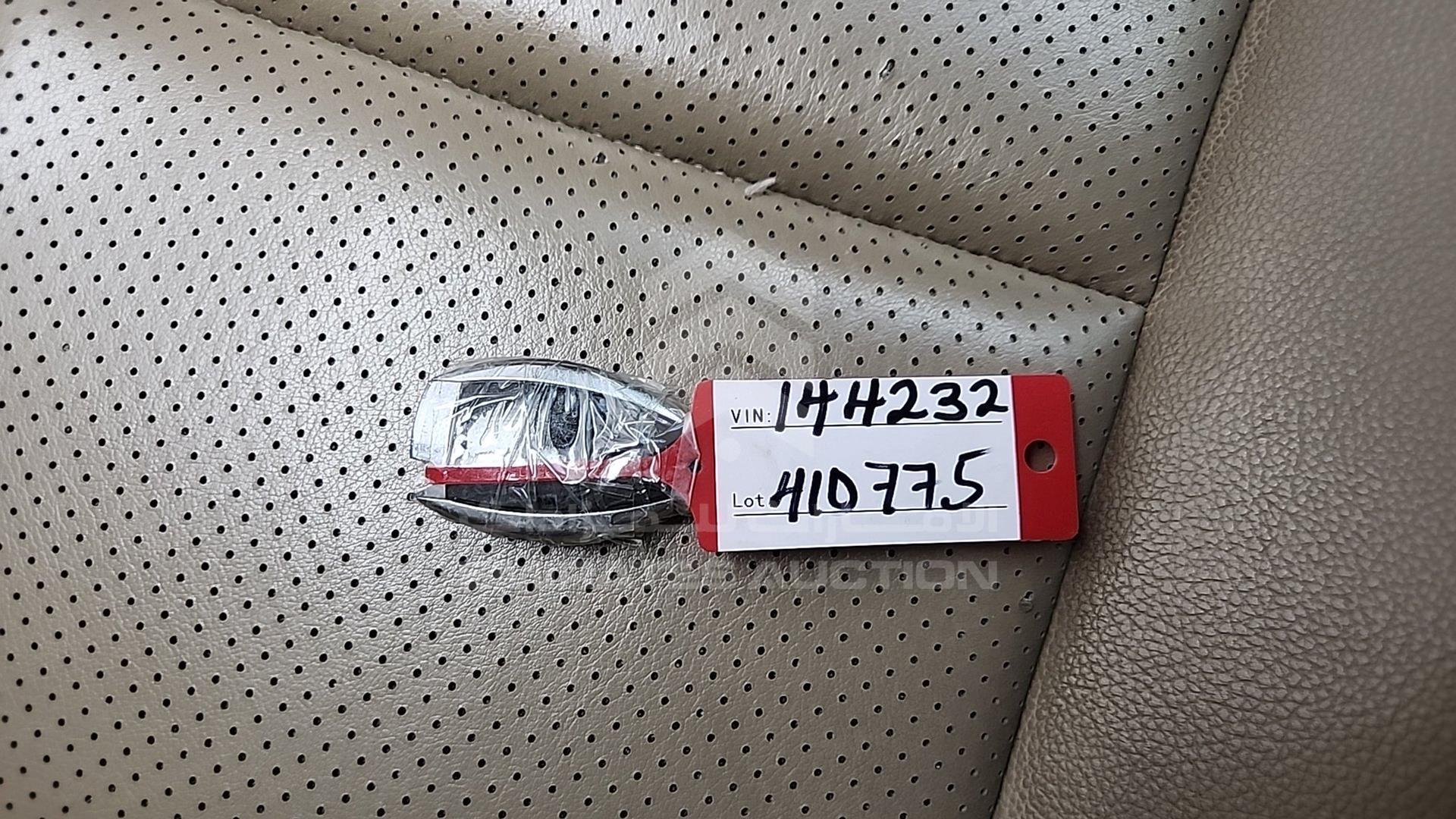2011 MERCEDES C 300 VIN: WDDGF8BB6BR144232