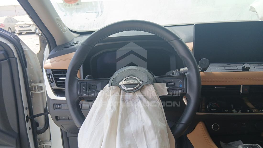 2023 Nissan X-Trail — Steering & Mounted Controls — Photo 12