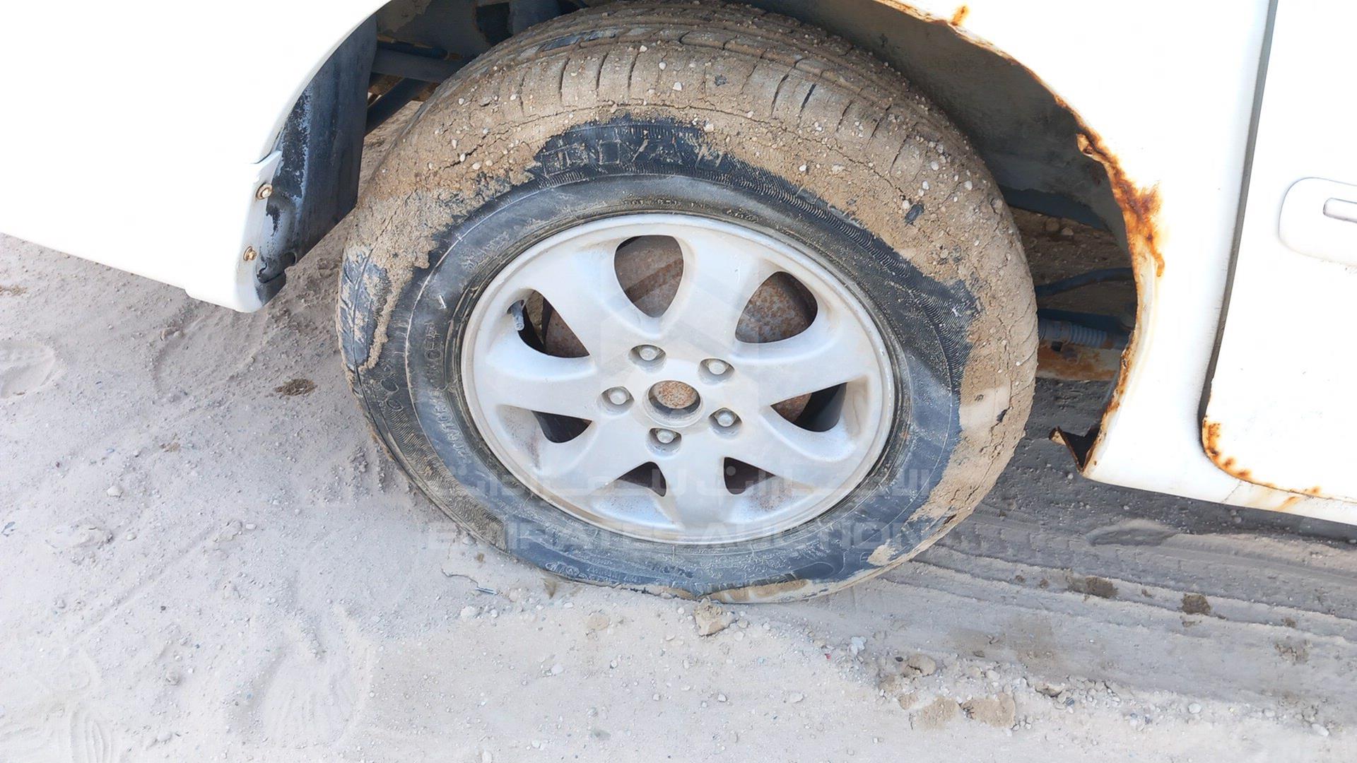 2005 KIA CARNIVAL VIN: KNAUP752456711573