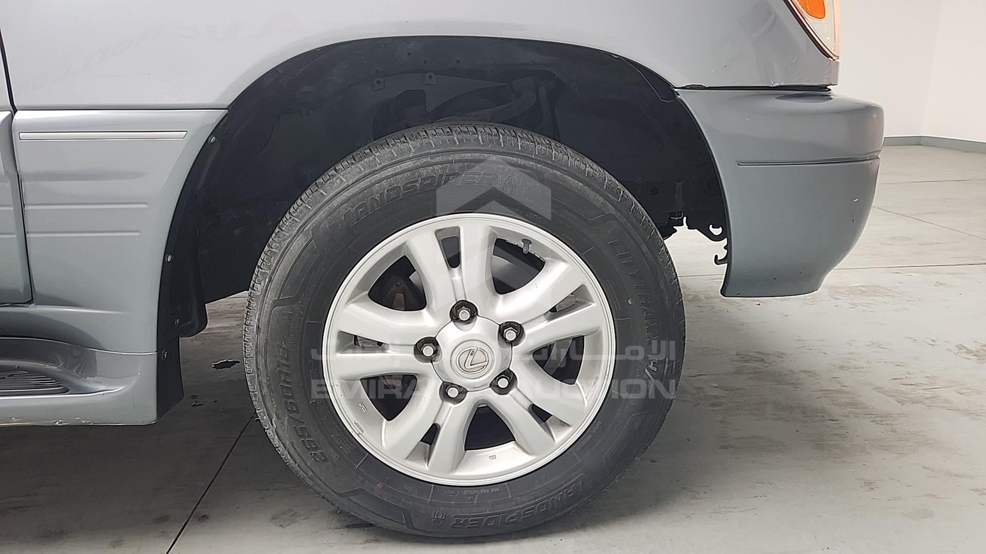 2005 LEXUS LX 470 VIN: JTJHT00W953550346