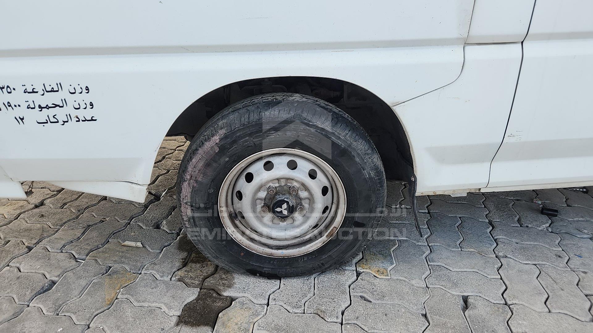 2011 MITSUBISHI L 300 VIN: JMYHNP13WBA700990