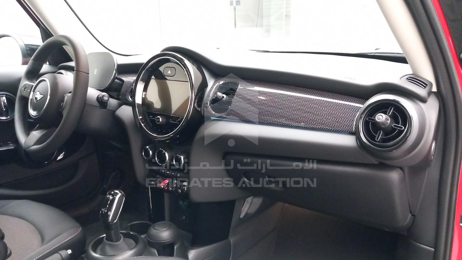 2024 MINI COOPER VIN: WMW31DK06R2V86104