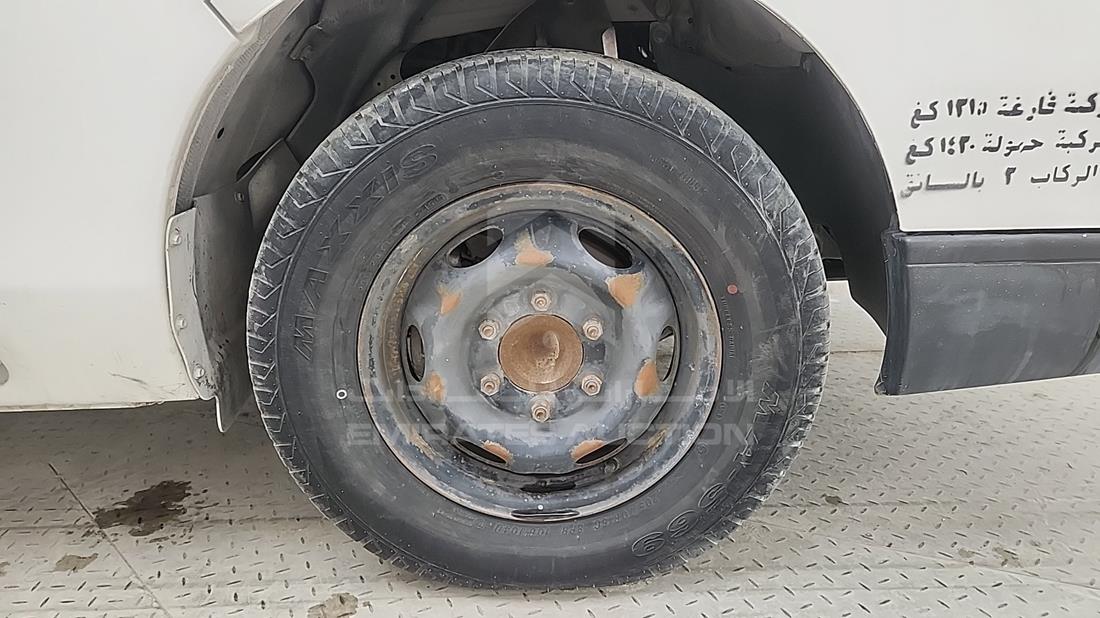 2014 Nissan Urvan — Front Right Tyre — Photo 24