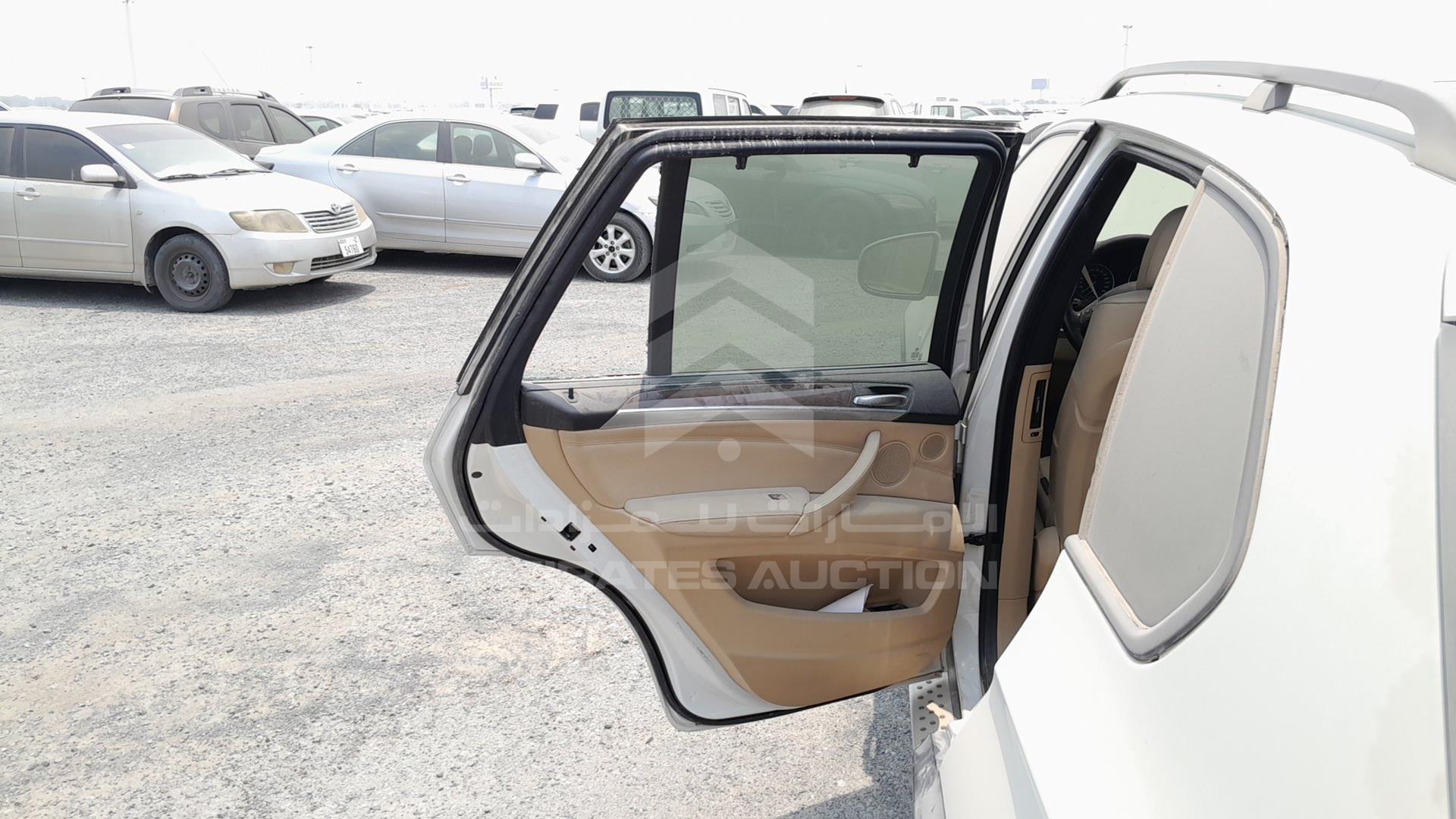 2008 BMW X5 VIN: WBAFE81018L092493