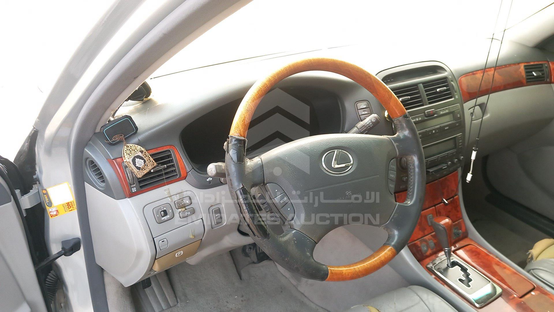 2005 LEXUS LS 430 VIN: JTHBN36F155001528