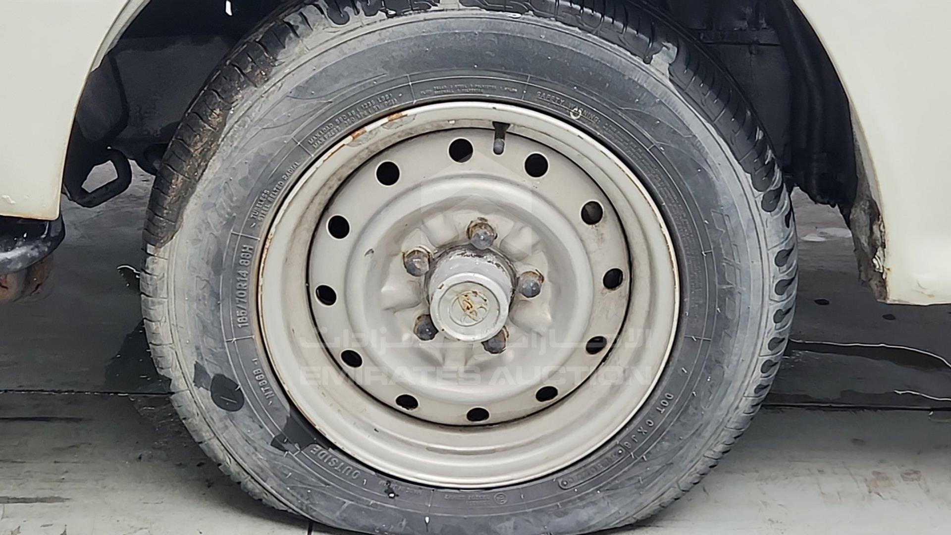 1996 TOYOTA HIACE VIN: RZH1150002393