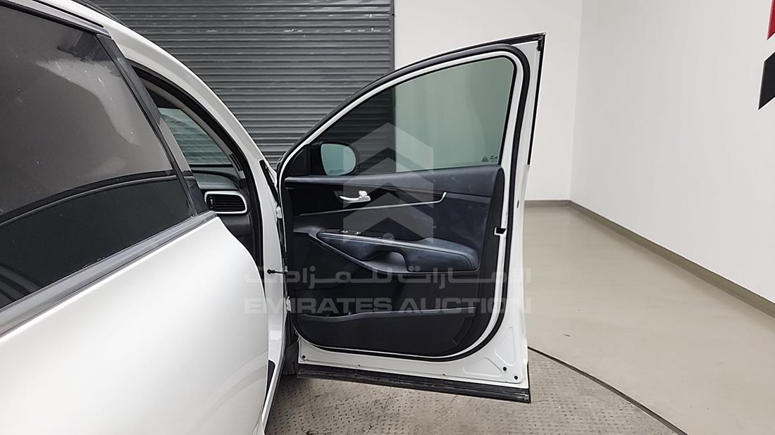 2019 Kia Sorento — Front Right Door — Photo 32