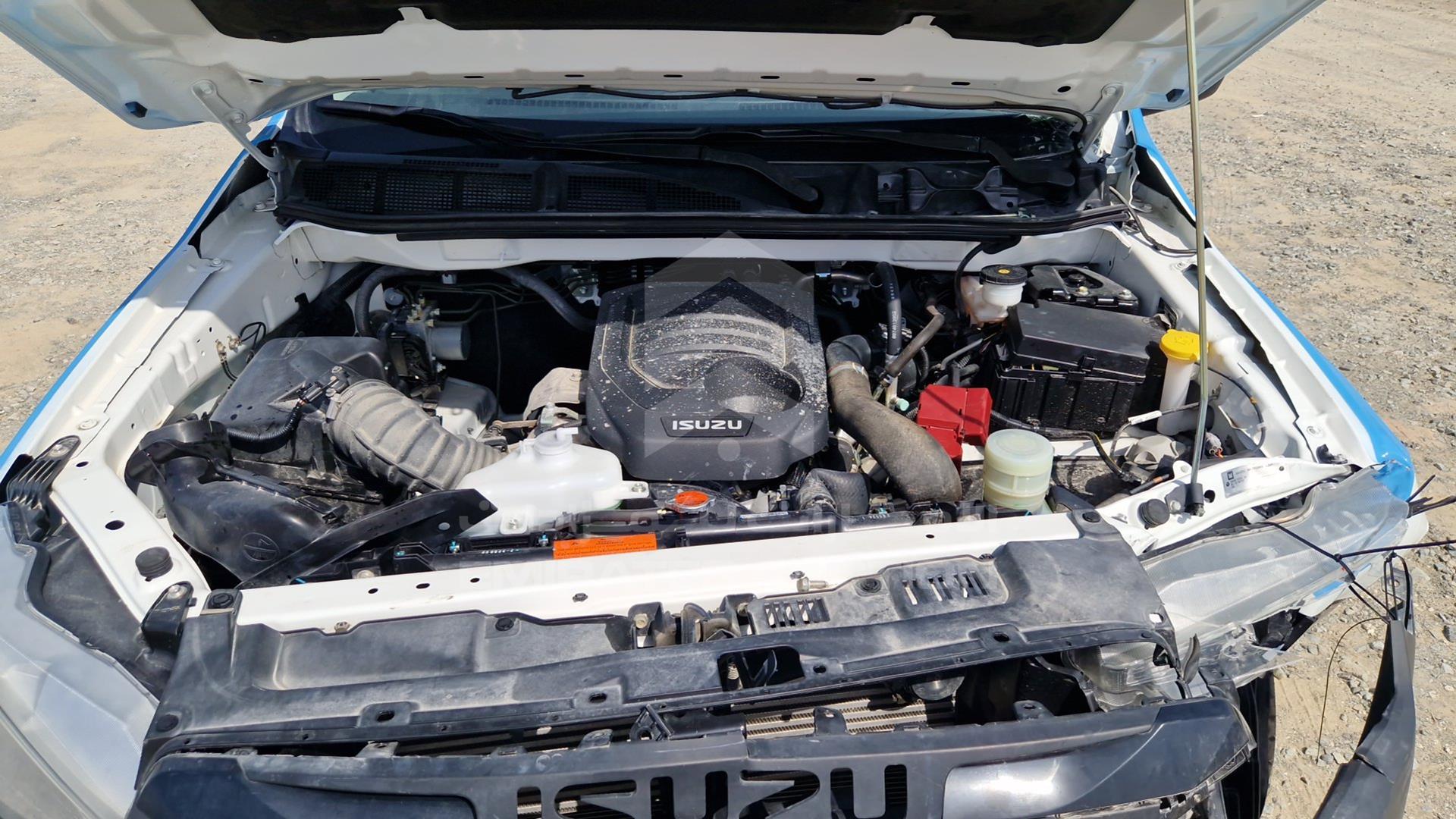 2024 ISUZU D-MAX VIN: MPAEL3376RT008775