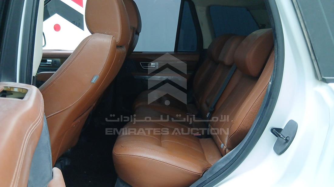 رنج روفر سبورت 2012 — زاوية الراكب الخلفي اليسرى — صورة 20