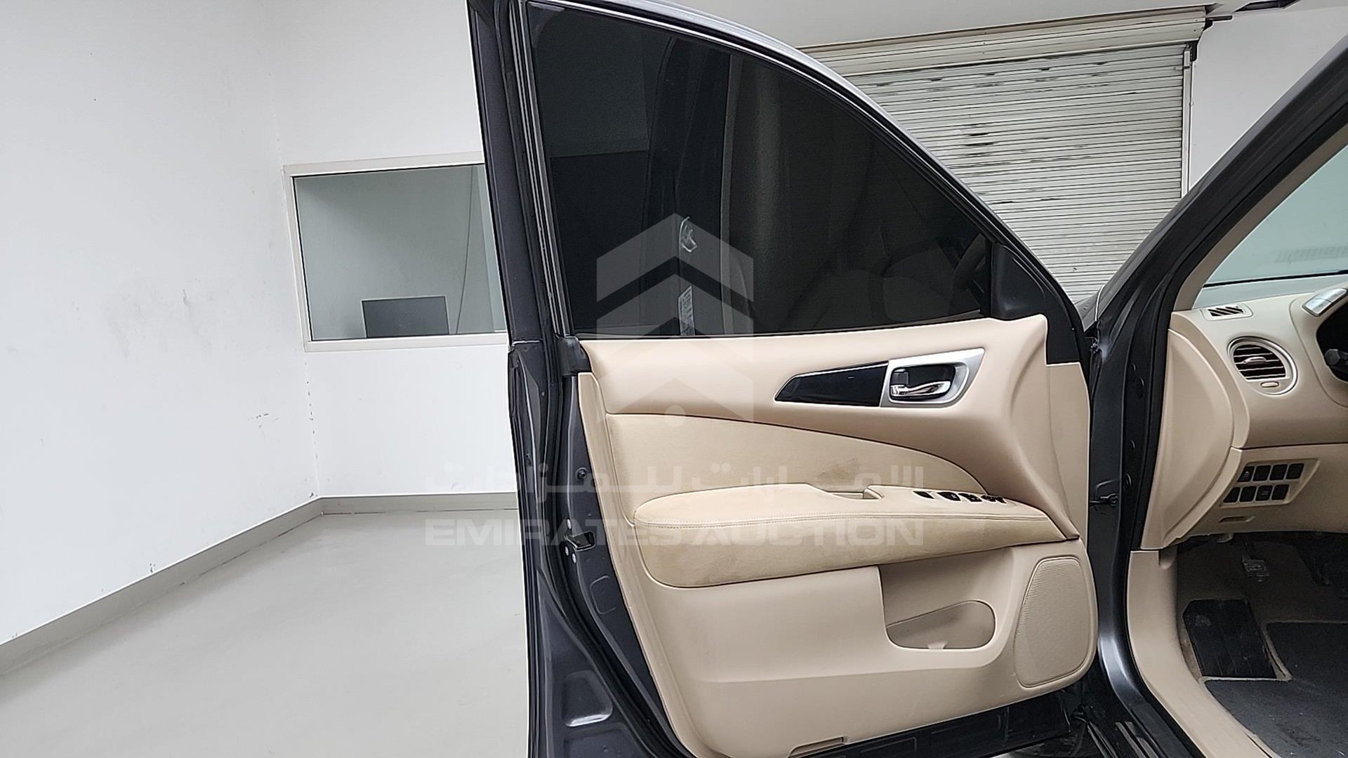 2015 NISSAN PATHFINDER VIN: 5N1AR2M54FC704037