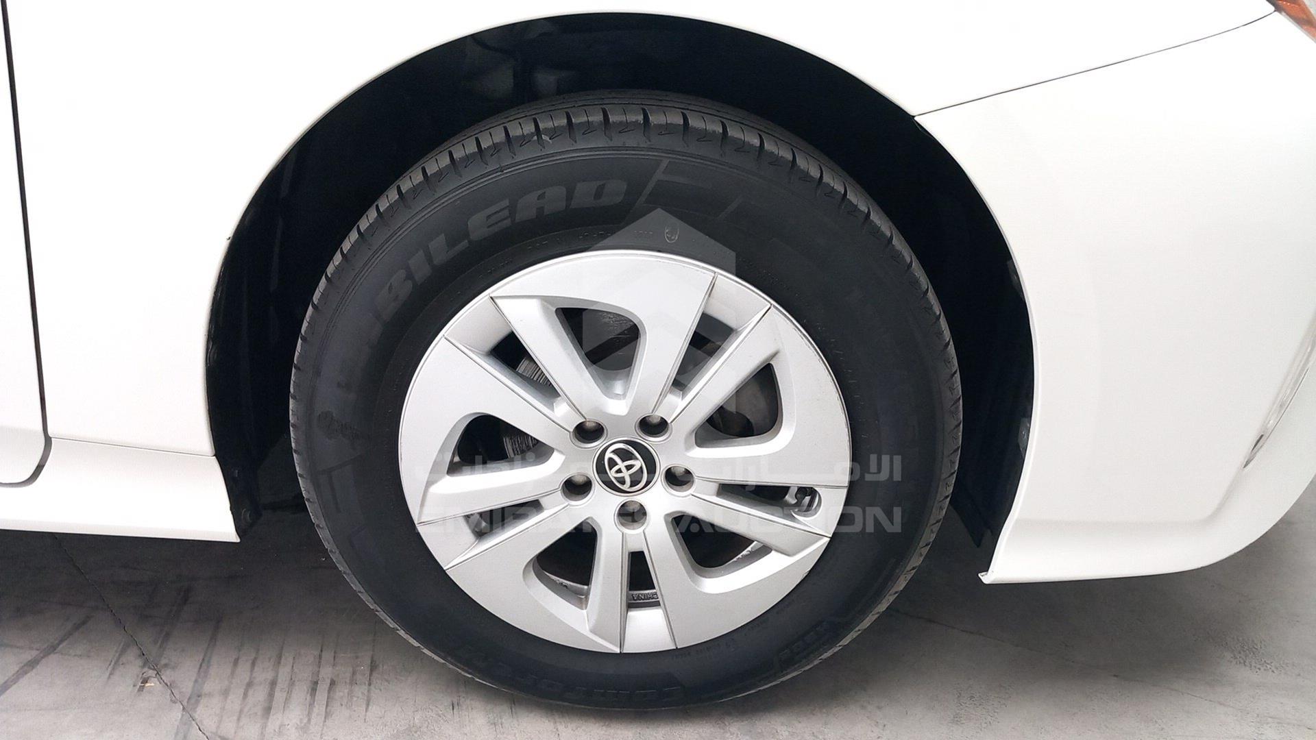 2018 TOYOTA PRIUS VIN: JTDKB3FU3J3589687