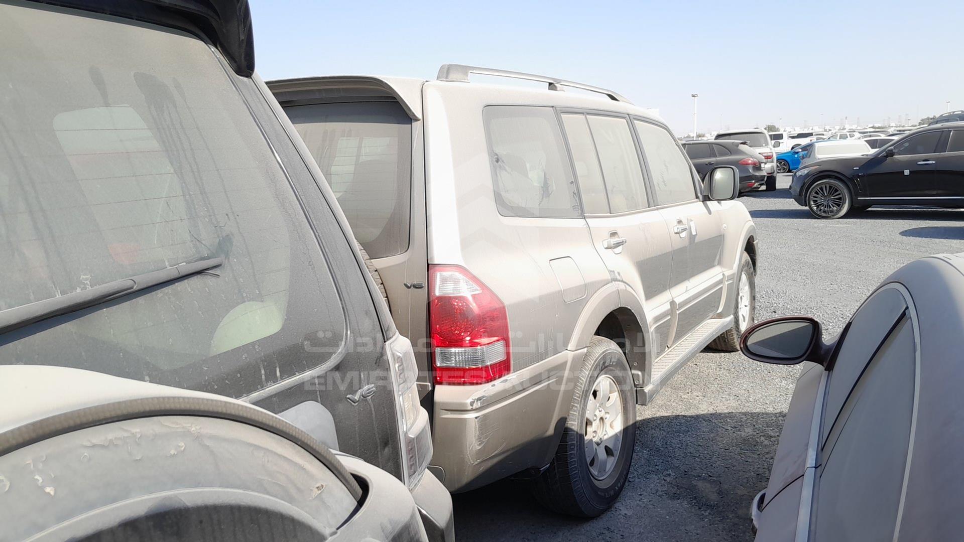 2004 MITSUBISHI PAJERO VIN: JMYLRV73W4J704652