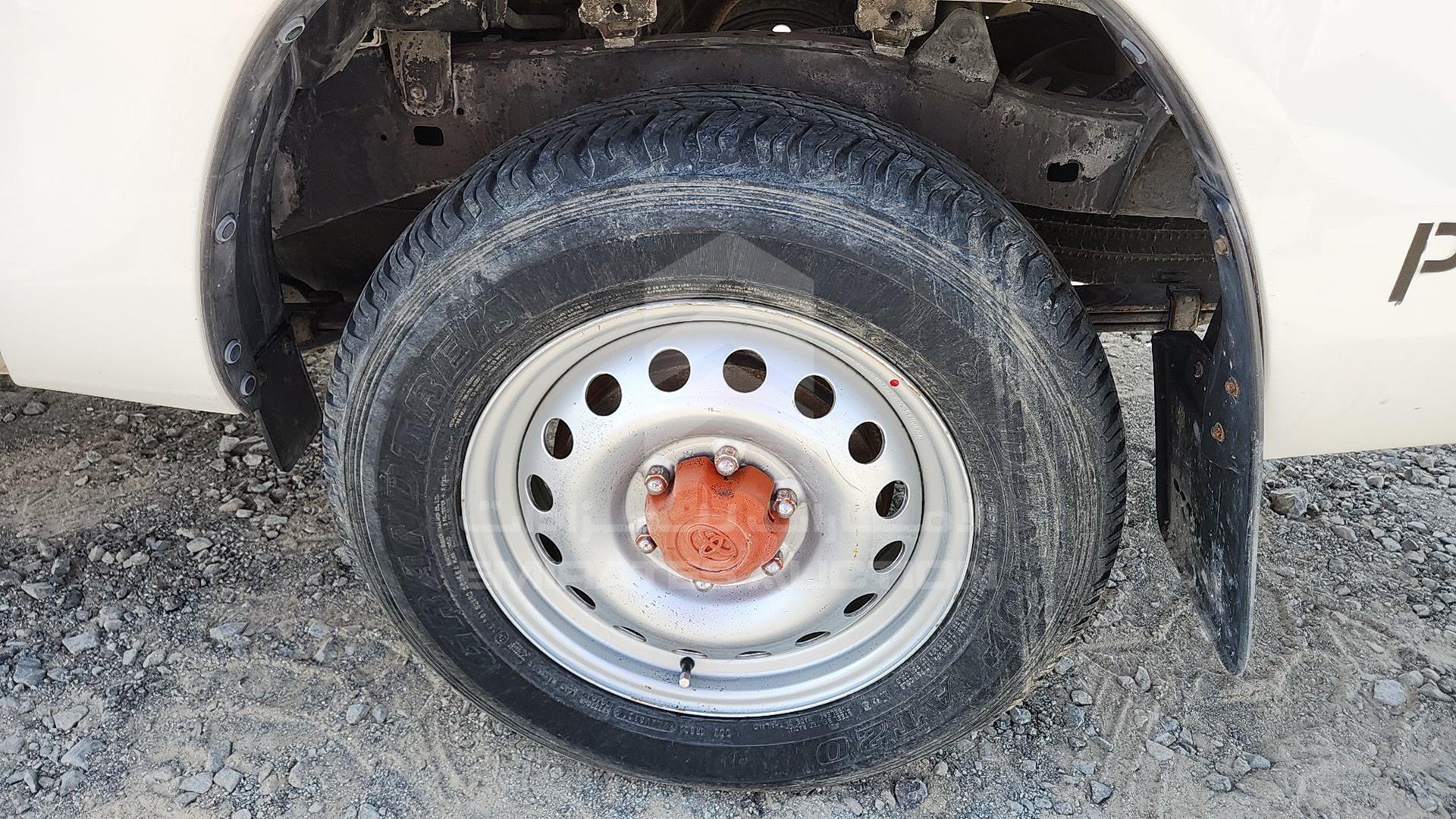 2019 TOYOTA HILUX VIN: MR0DX9CD2K2636430