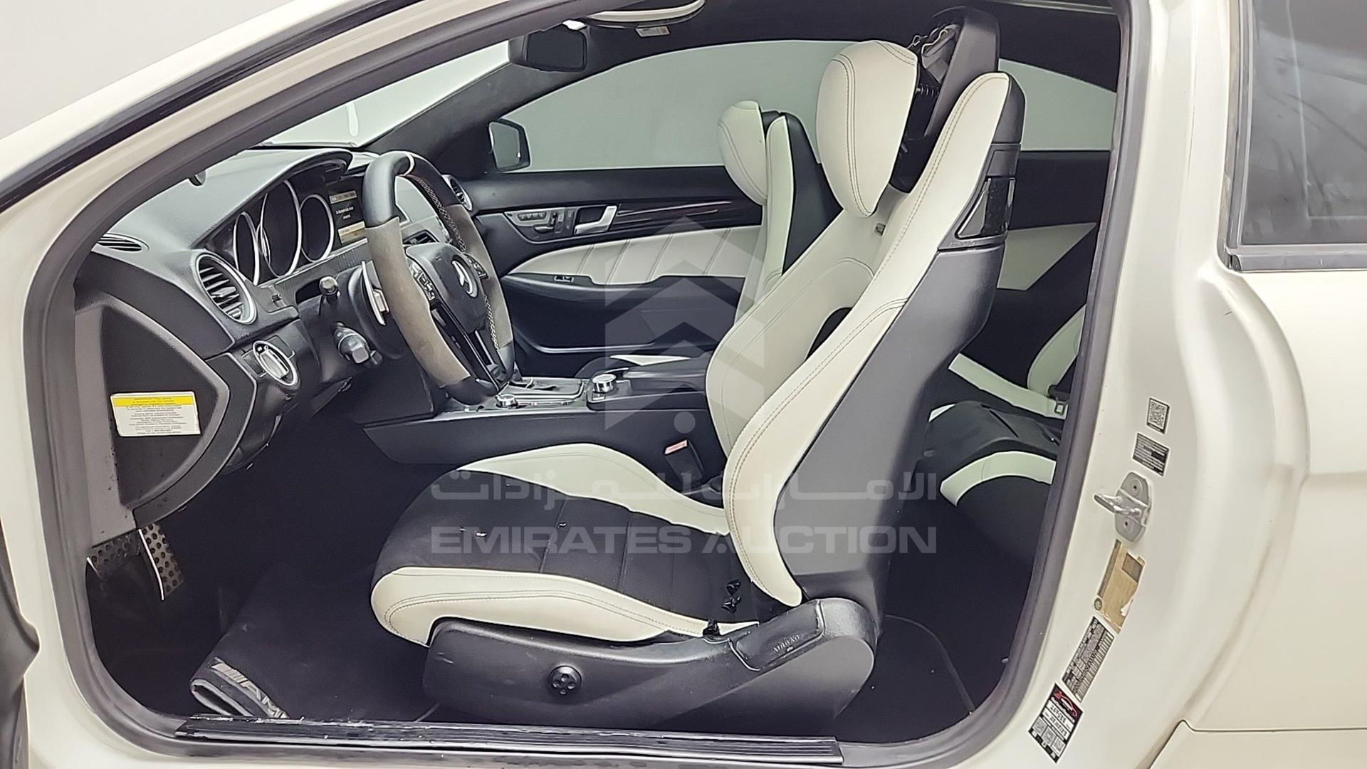 2012 MERCEDES C 63 AMG VIN: WDDGJ7HB0CF833170