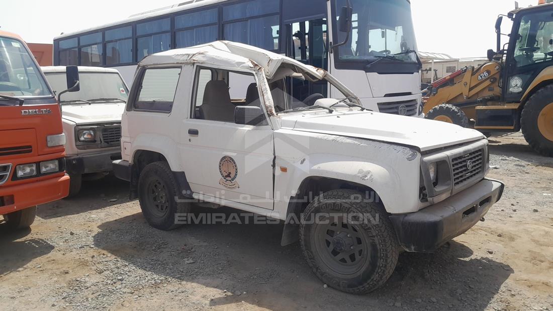 2001 Daihatsu Rocky — Front Right Angle — Photo 9