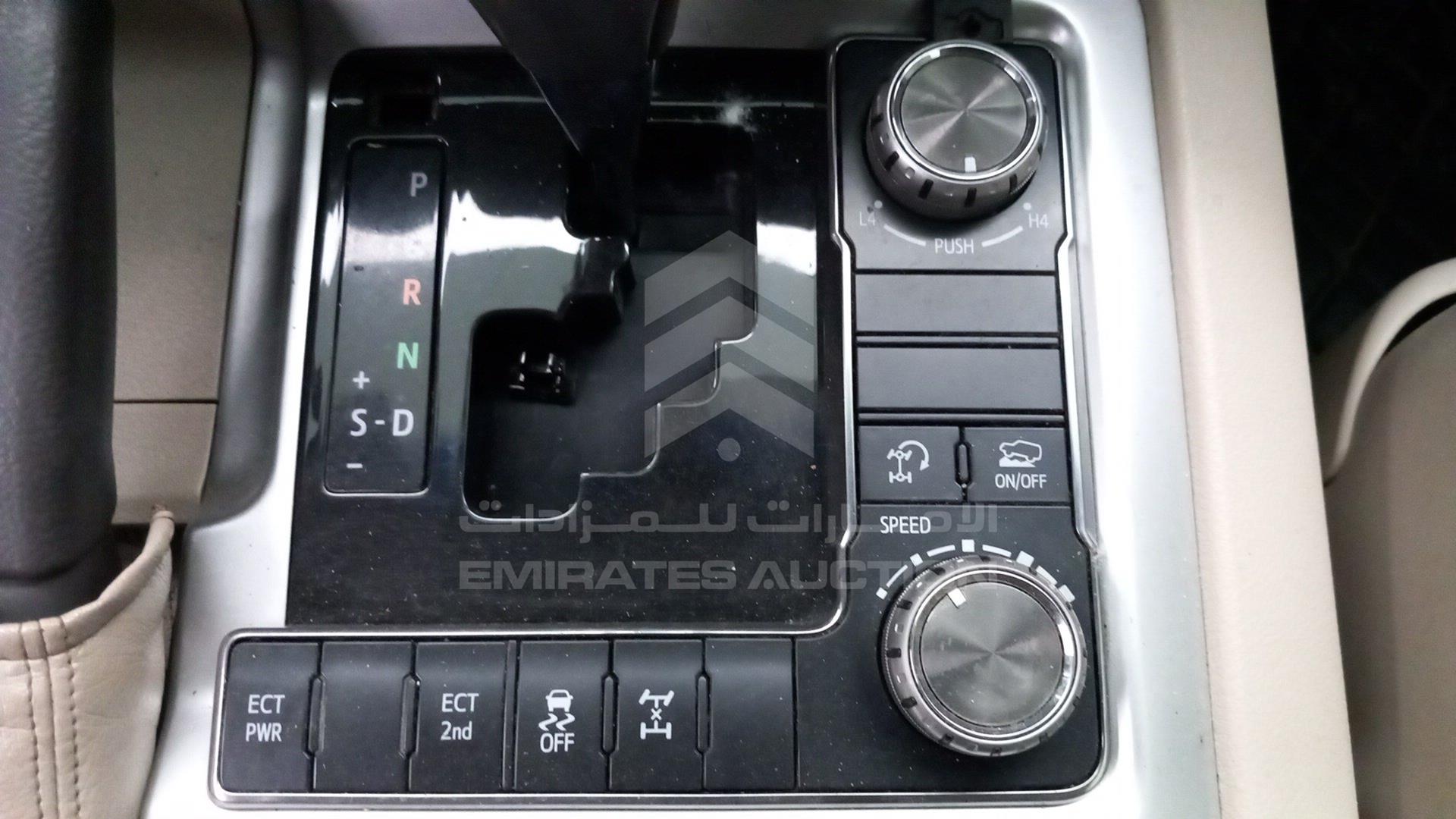 2018 TOYOTA LAND CRUISER VIN: JTMHX01J0J4160430