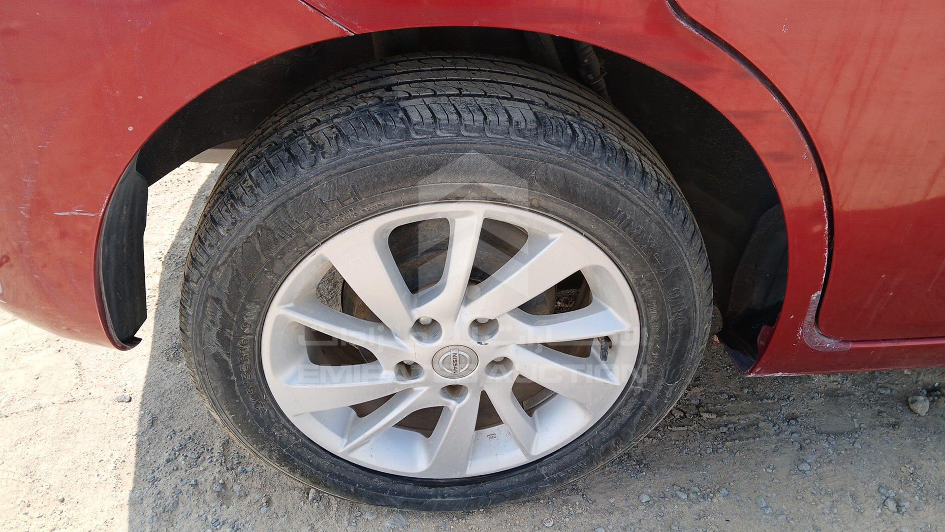 2015 NISSAN TIIDA VIN: MNTBC2C92F6007343
