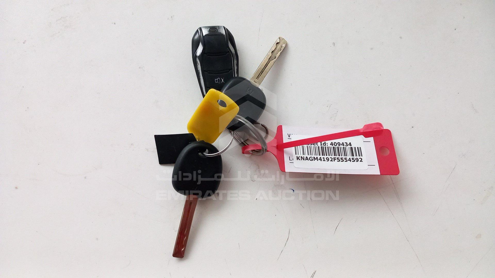2015 KIA OPTIMA VIN: KNAGM4192F5554592