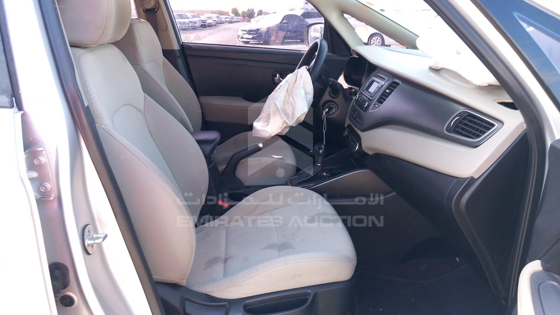 2018 KIA CARENS VIN: KNAHT8111J7187593