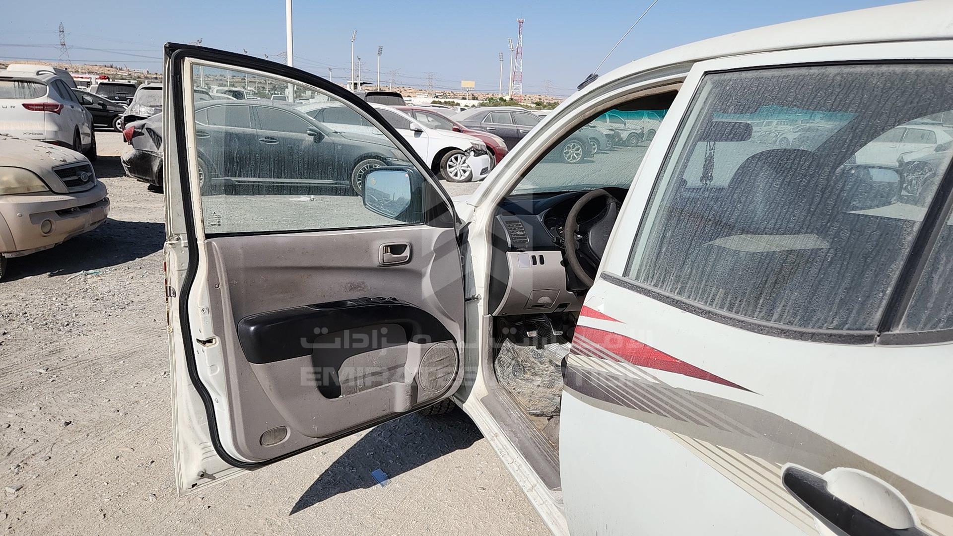 2014 MITSUBISHI L 200 VIN: MMBJNKA50ED004893