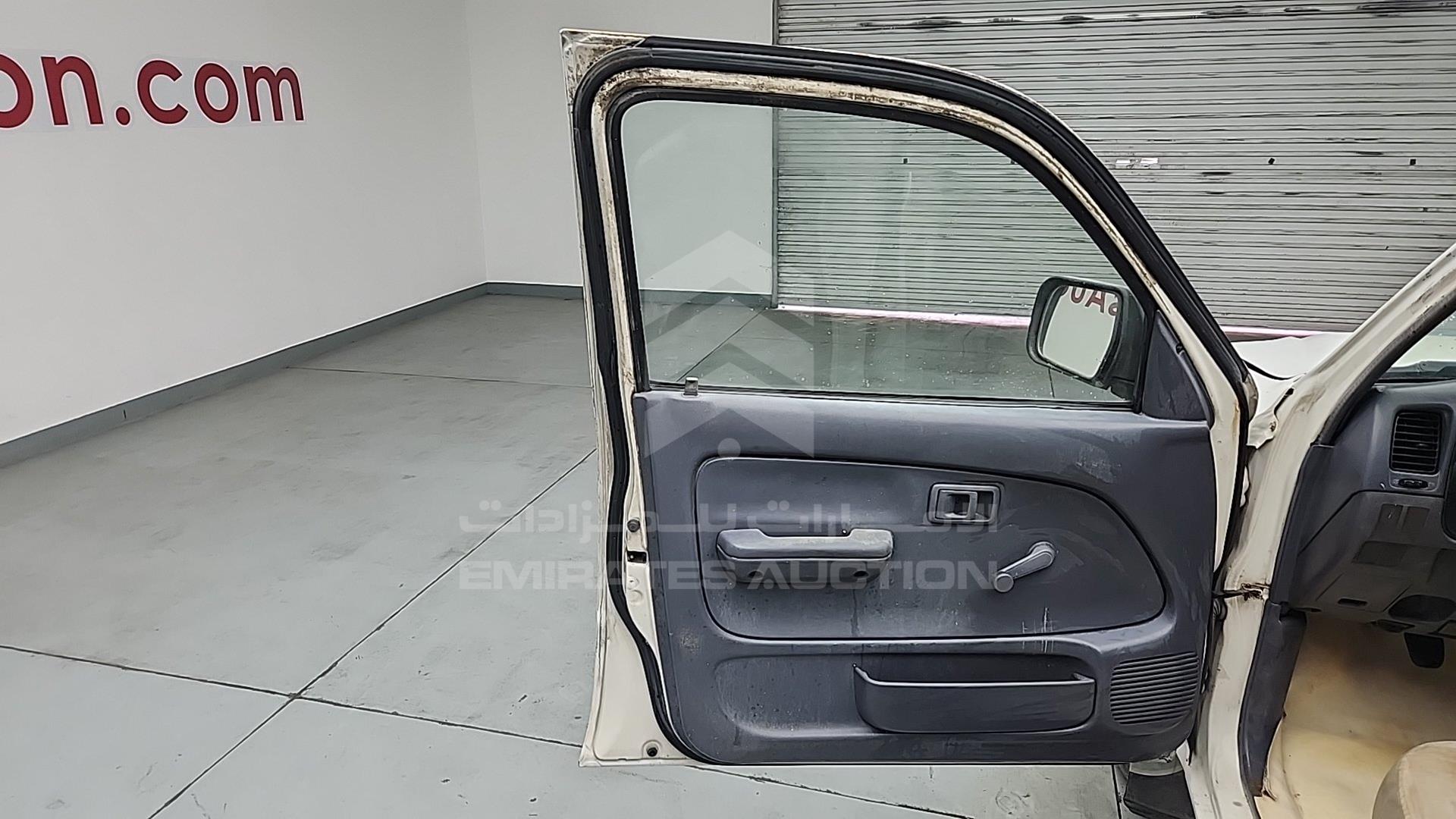 2005 TOYOTA HILUX VIN: JTFEM426450162201