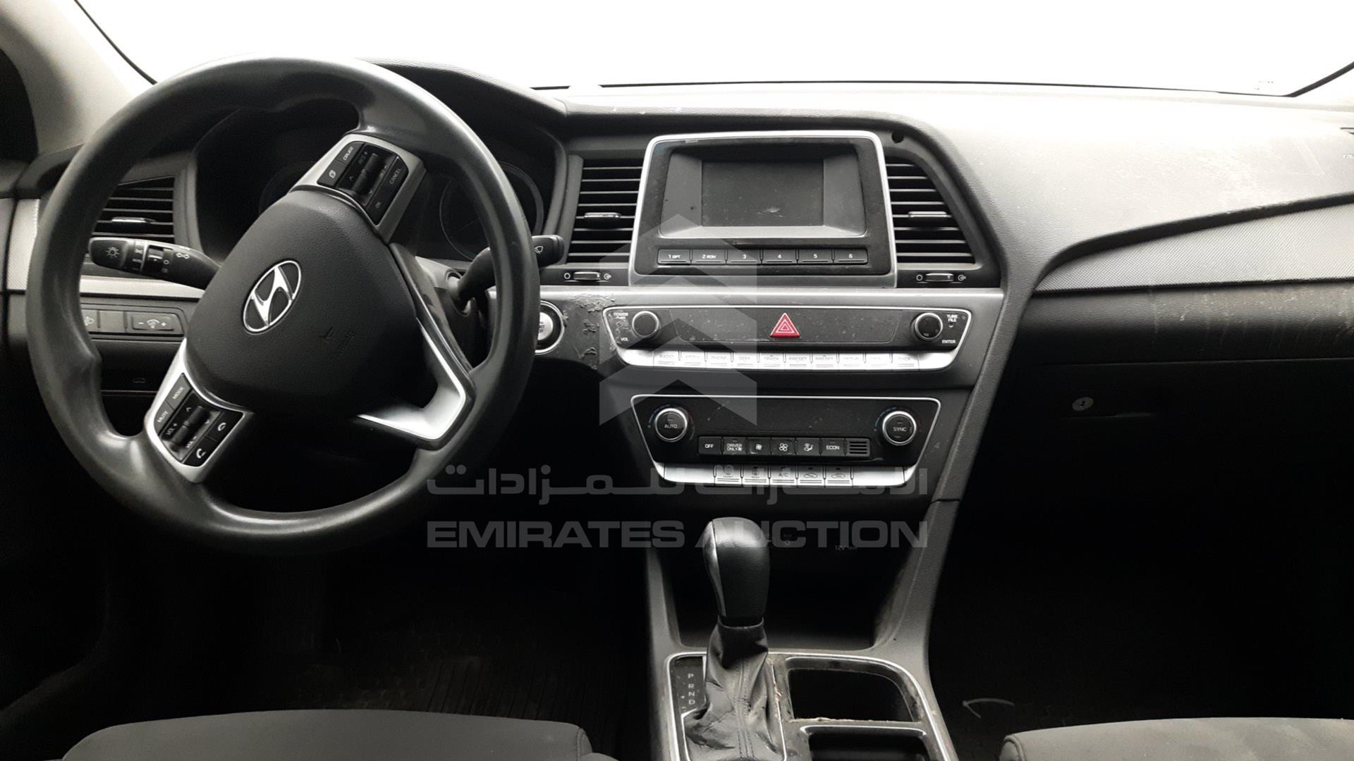 2019 HYUNDAI SONATA HYBRID VIN: KMHE24136KA093096