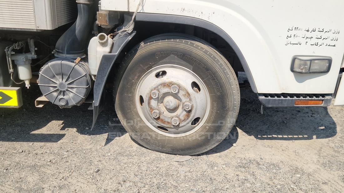 2013 Isuzu NMR — Front Right Tyre — Photo 27