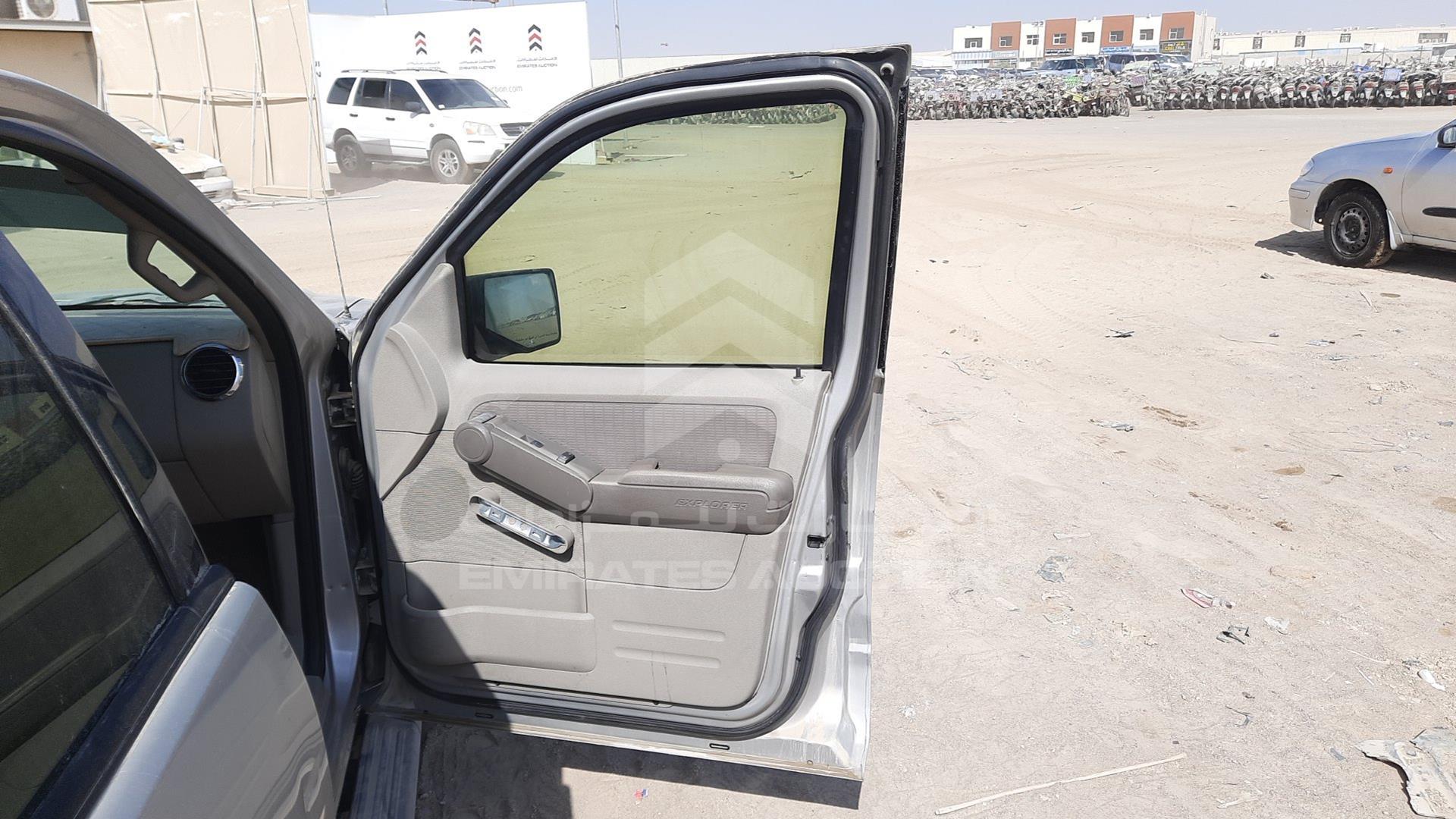 2007 FORD EXPLORER VIN: 1FMEU73E97UA45463