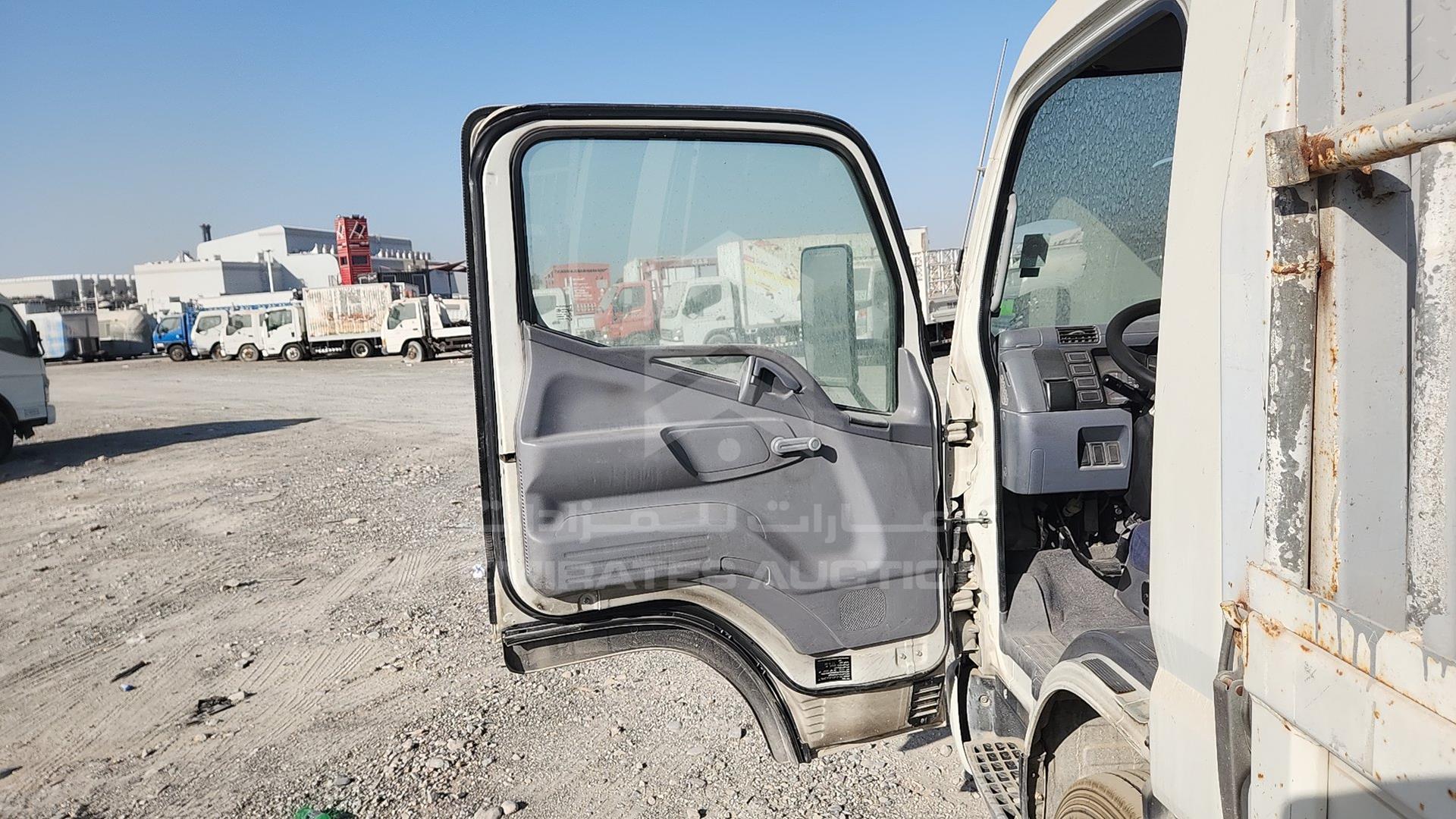 2015 MITSUBISHI CANTER VIN: JL7B6E1P2FK012134