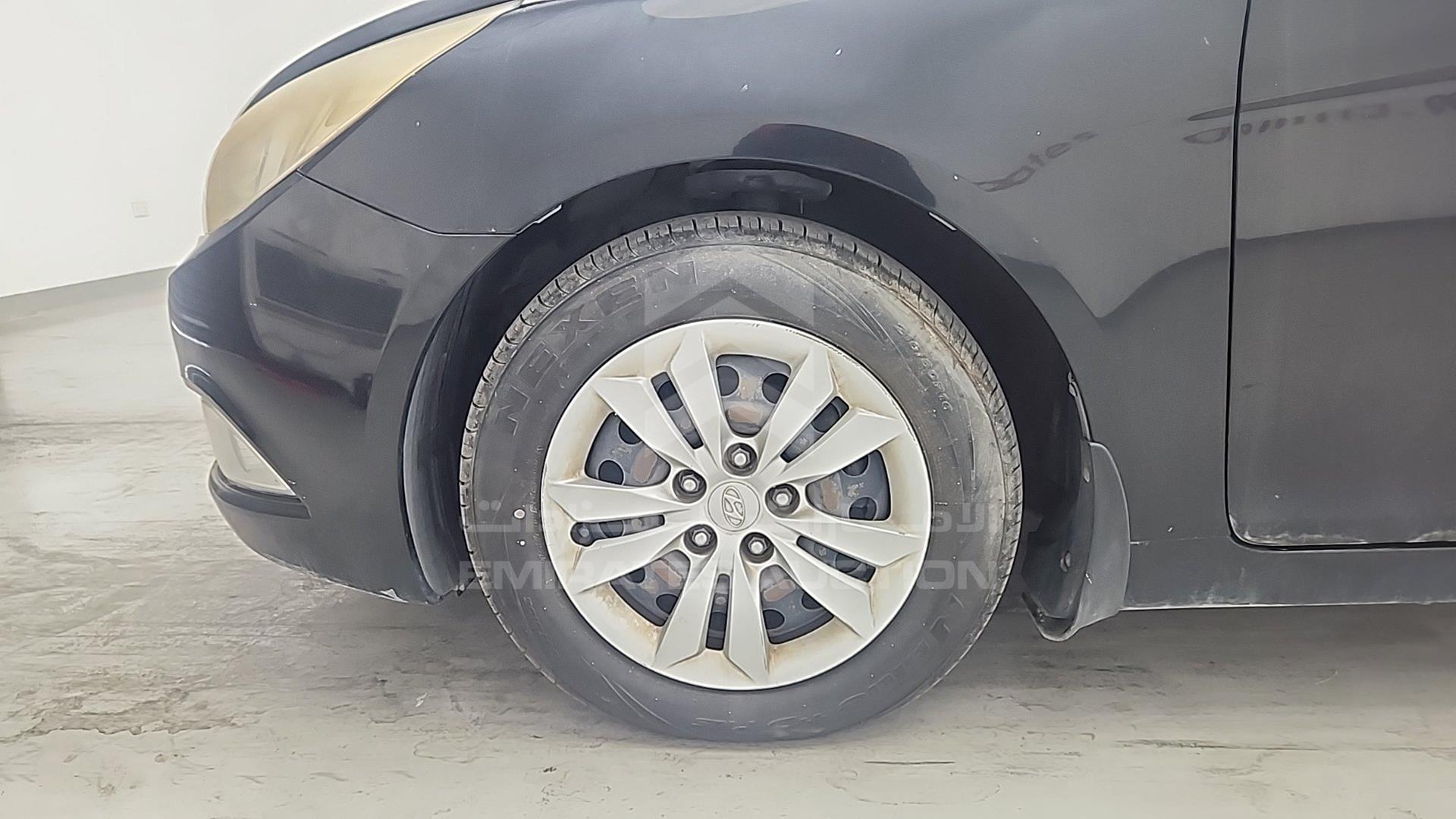 2014 HYUNDAI SONATA VIN: KMHEB41CXEA557706