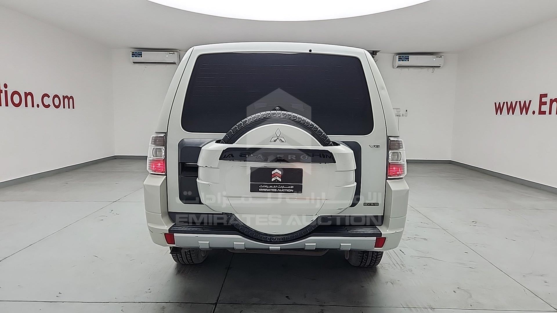 2011 MITSUBISHI PAJERO VIN: JMYLRV95WBJ701598