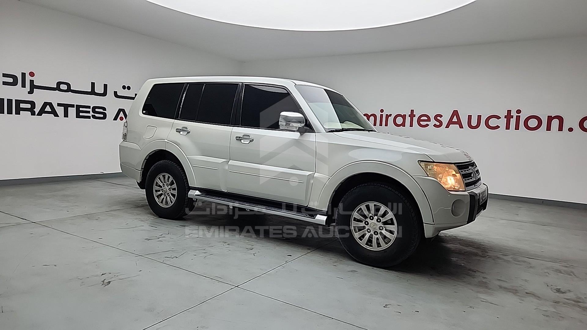 2011 MITSUBISHI PAJERO VIN: JMYLRV95WBJ701598