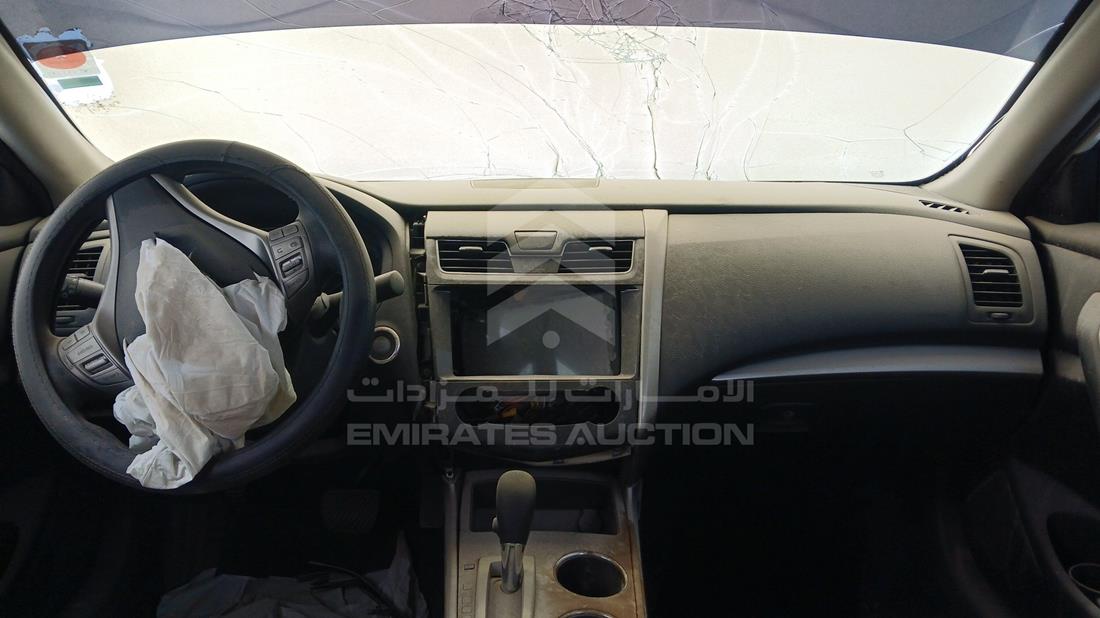 نيسان التيما 2015 — زاوية الواجهة الكاملة — صورة 15