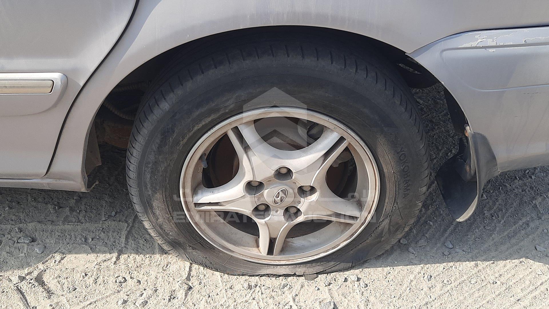 2003 HYUNDAI TRAJET VIN: KMHMH81C83U149511