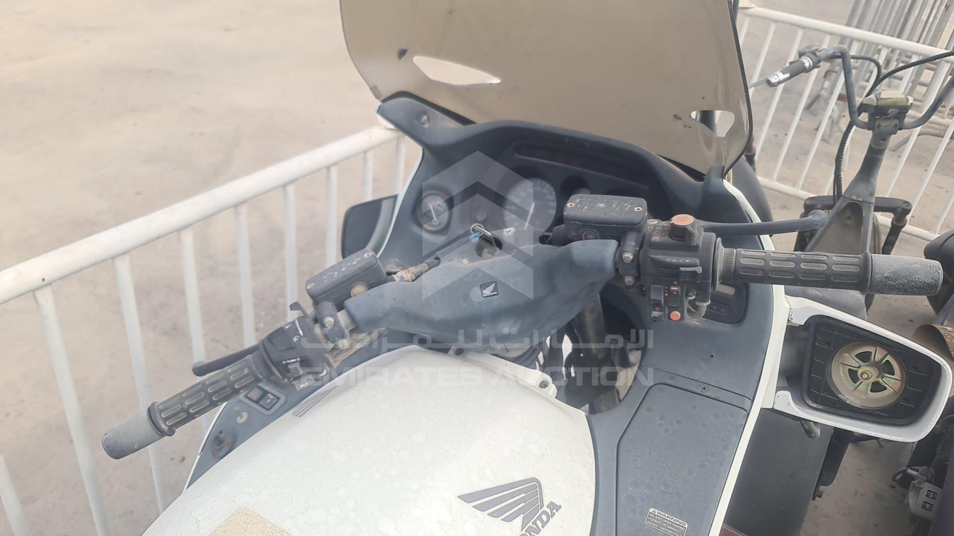 2003 HONDA MOTORBIKE VIN: JH2SC26C6YM100581