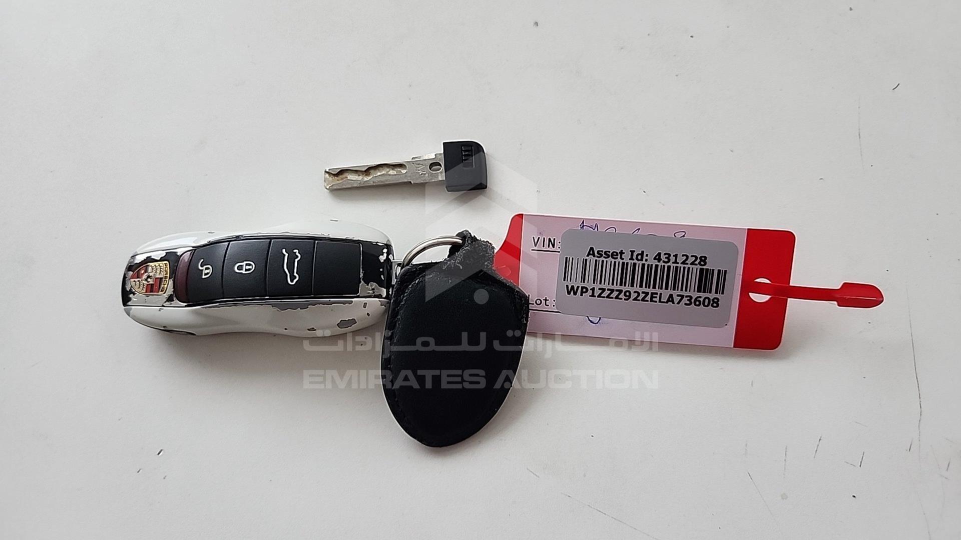 2014 PORSCHE CAYENNE GTS VIN: WP1ZZZ92ZELA73608