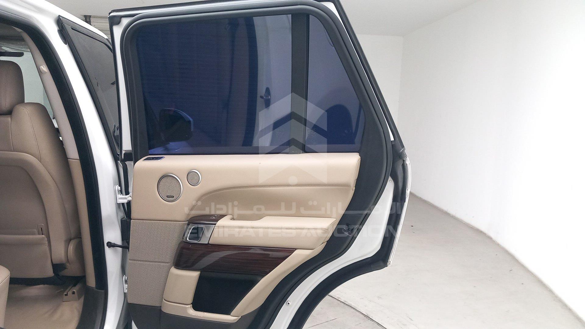 2014 RANGE ROVER VOGUE VIN: SALGA2DF6EA132437