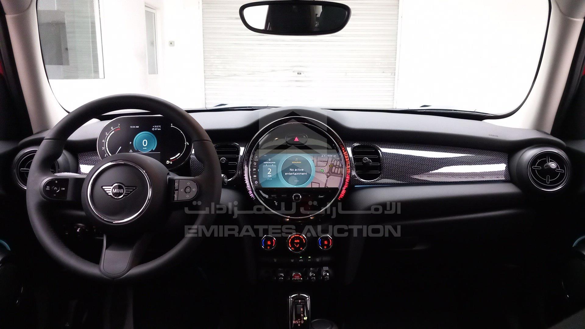 2024 MINI COOPER VIN: WMW31DK06R2V86104