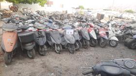 20 Scooter - Scrap without document — Full Front View — Photo 1 — Thumbnail