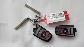 2017 BMW X1 — Keys — Photo 6 — Thumbnail