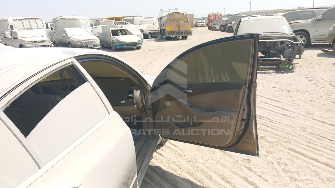 نيسان التيما 2008 — الباب الأمامي الأيمن — صورة 24