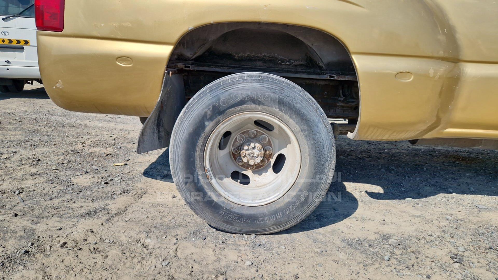 2004 CHEVROLET SILVERADO VIN: 1GBJC34234E260883