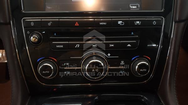 Jaguar X J 2011 SAJAA28G5BMV14471 Image 10