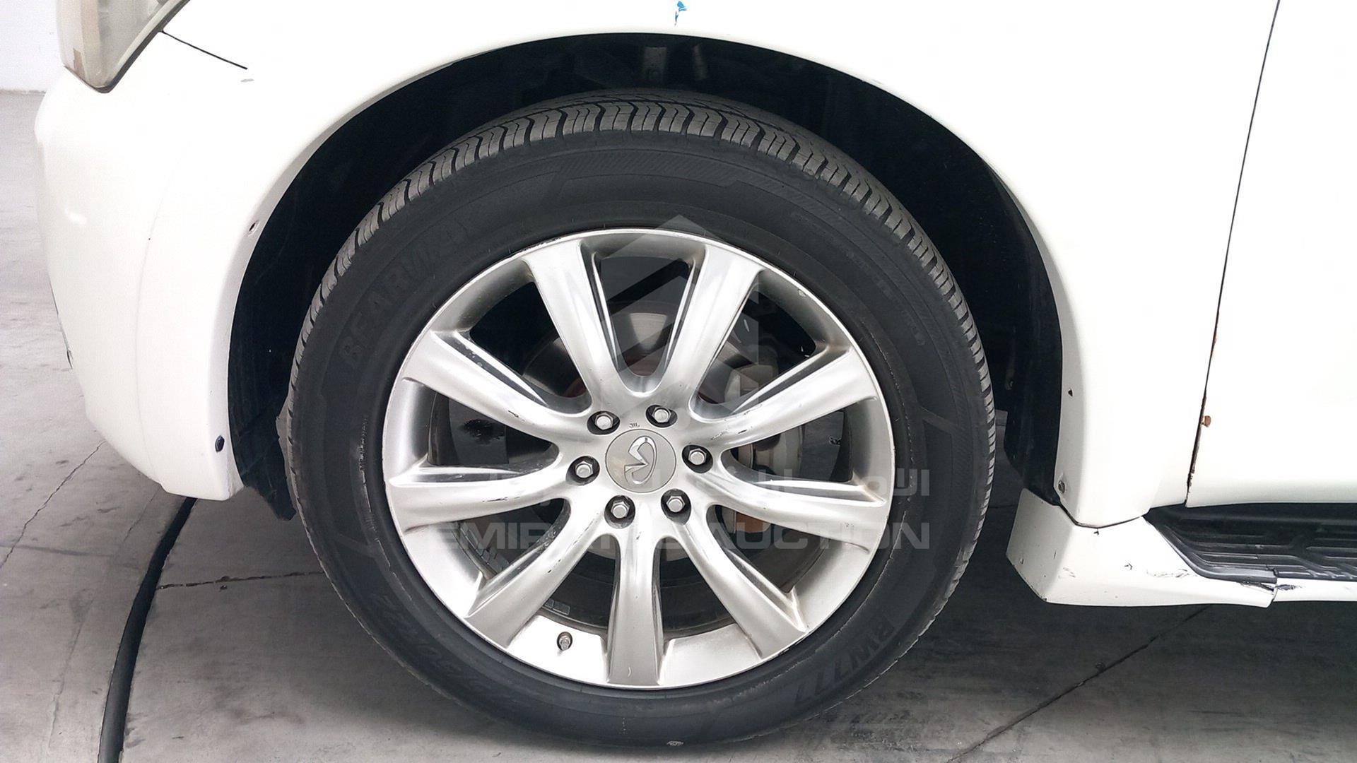 2011 INFINITI QX56 VIN: JNRAZ25Y6B9000720