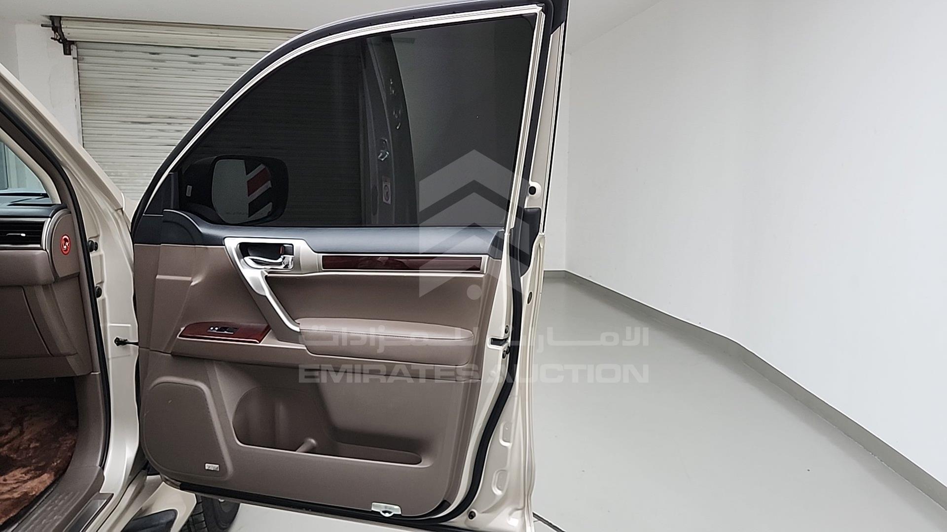2015 LEXUS GX 460 VIN: JTJJM7FX3F5101726