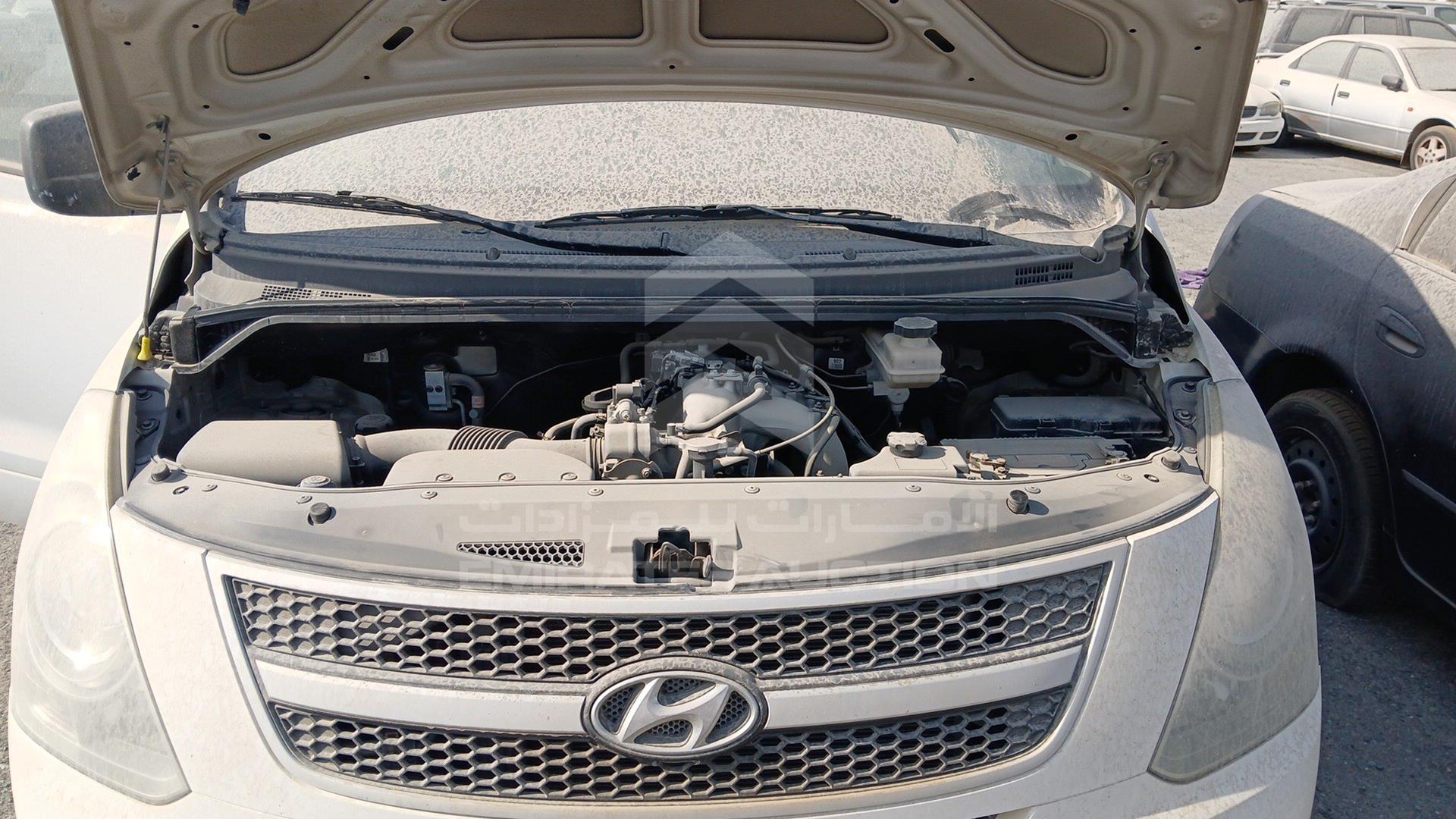 2014 HYUNDAI H1 VIN: KMHWG81RXEU558824